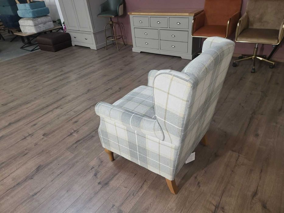 Сив фотьойл от плат с висока облегалка