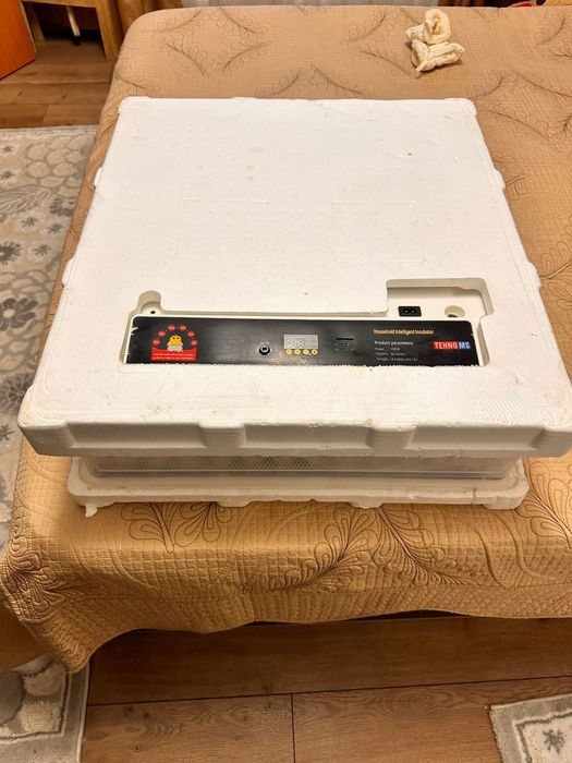 Incubator automat 110 oua