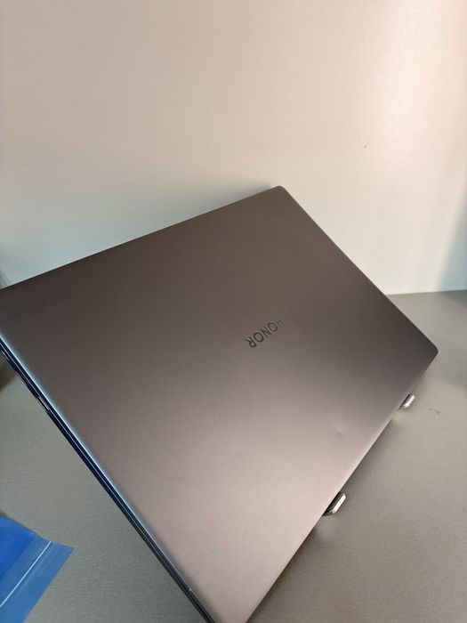 Honor MagicBook X16