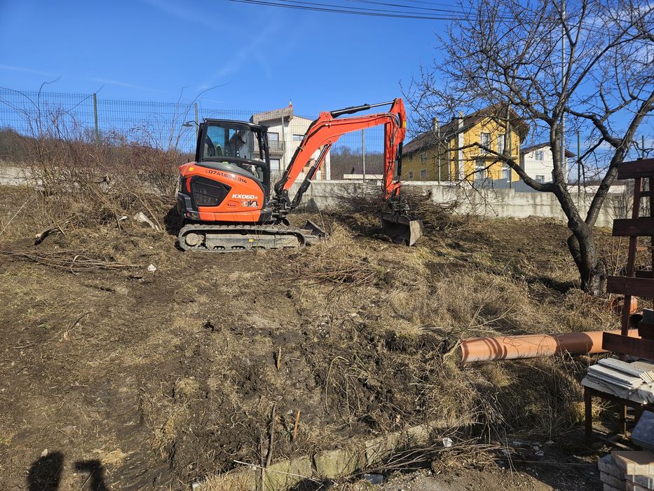 Închiriere Excavator
