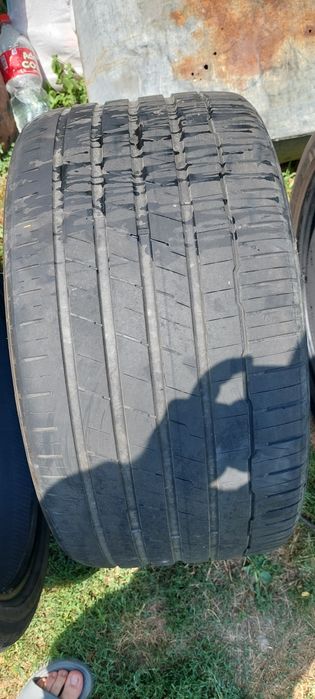 Vând  2 cauciucuri 315 30 r22 și 2 cauciucuri 295 35 r 21