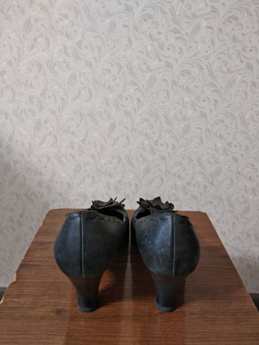 Продам женские туфли.