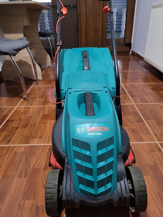 Masina de tuns gazon