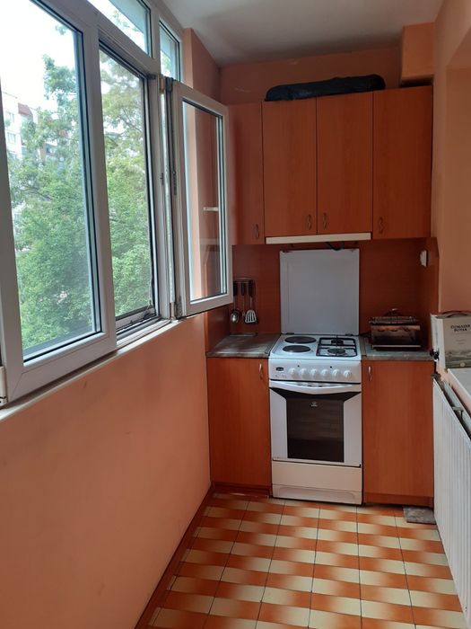 Дава се под наем Двустаен апартамент в Шумен, Боян Българанов 2 - 78 кв.м за 204 € - Снимка #2