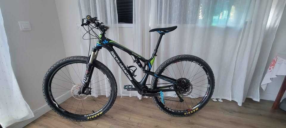 Карбоново планинско колело 29" - Rocky Mountain Element