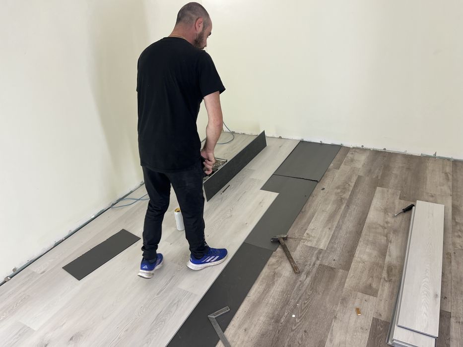 Редене на ламинат и винил