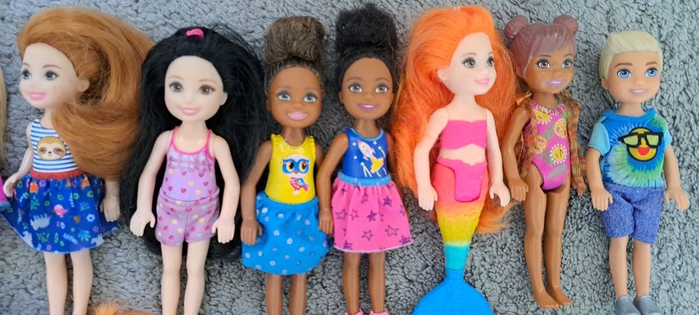 Продавам кукли Челси и кукли Челси с аксесоари към тях