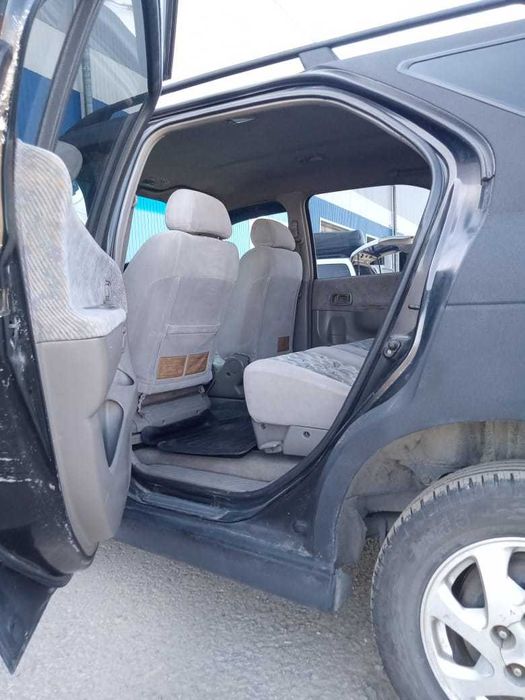 NISSAN R'nessa.  1998