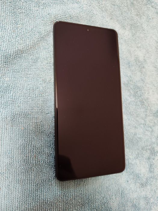 Продавам Редми нот 12 про 5g