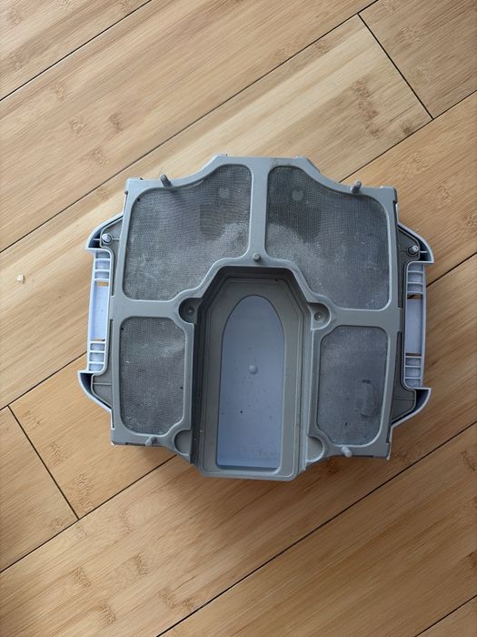 Robot pentru curatat piscina