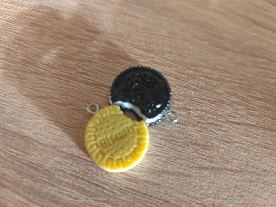 Продавам ключодържатели пате,лапи,Орео и колба с светещ пясък