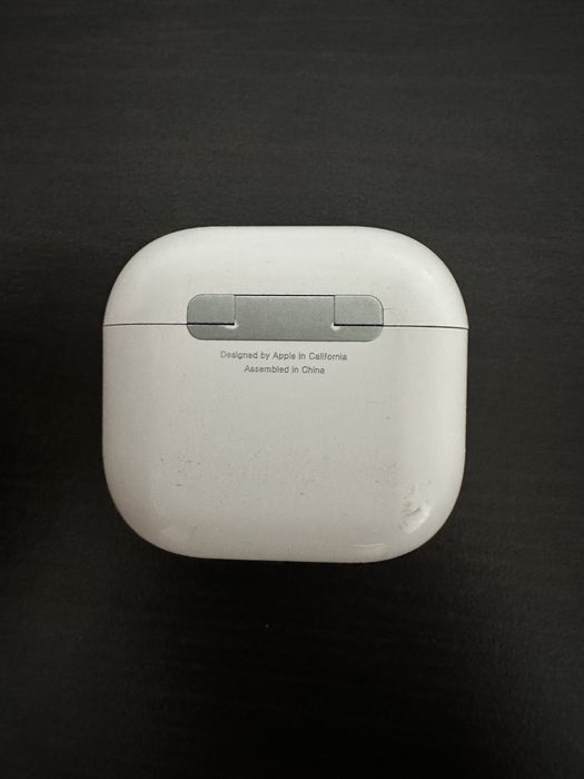 Air Pods 4 , nesigilate