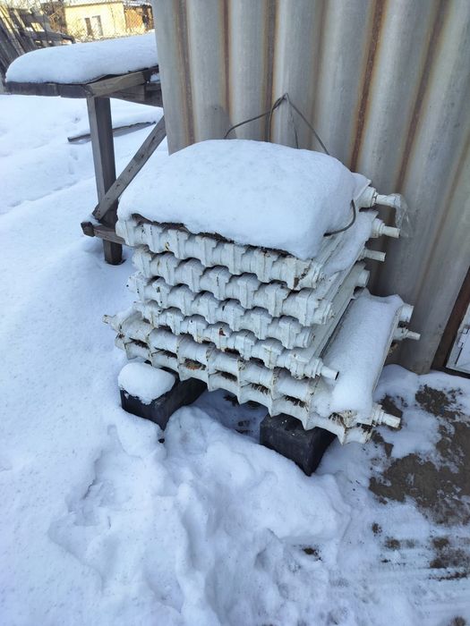 Продам  радиаторы чугун