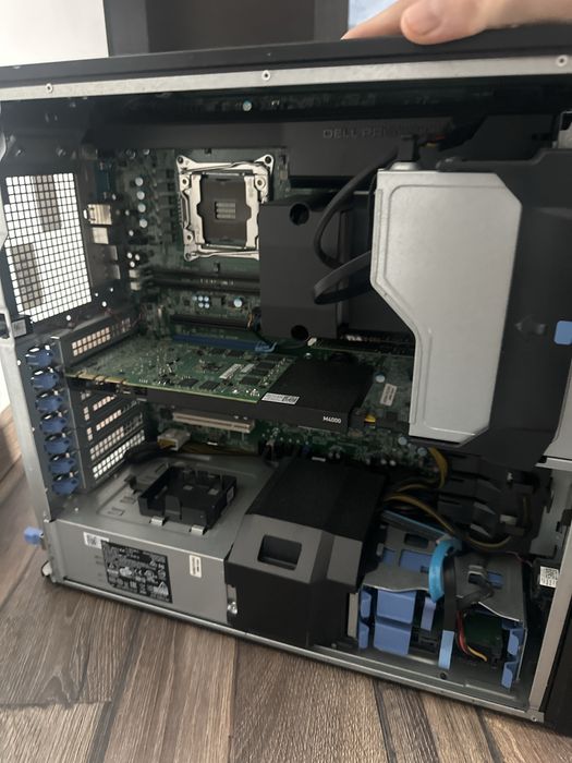 Server AI Dell Tower 7810 Server Intel Xeon 18 Core E5