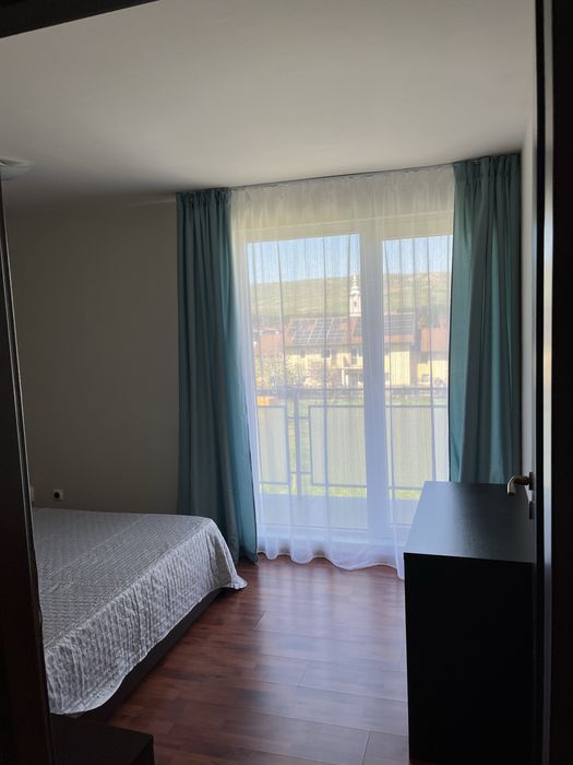 Inchiriez apartament 2 camere in Floresti | Parcare inclusa | un balcon mare