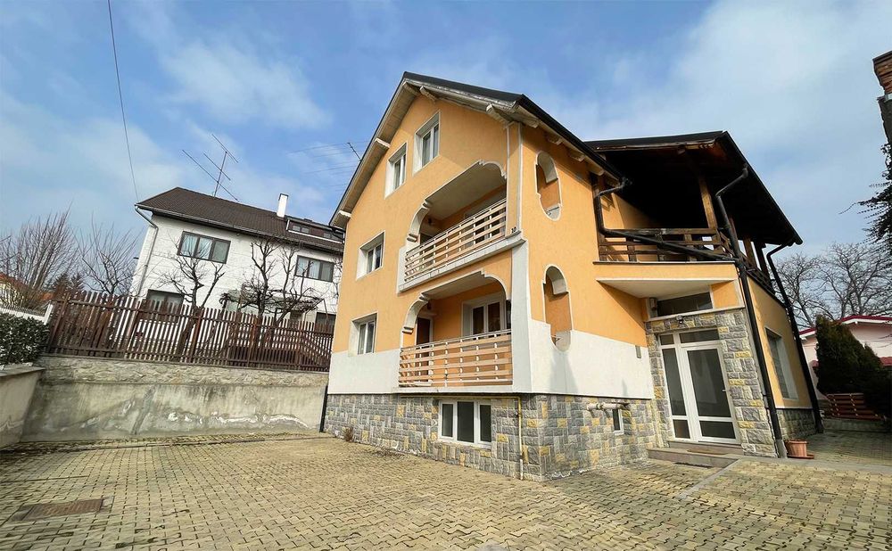 Casă ultracentrală 10+2 camere | Birouri, clinică sau locuință