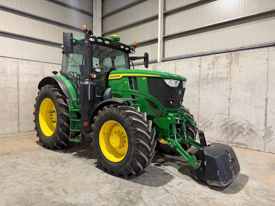John Deere 6r215