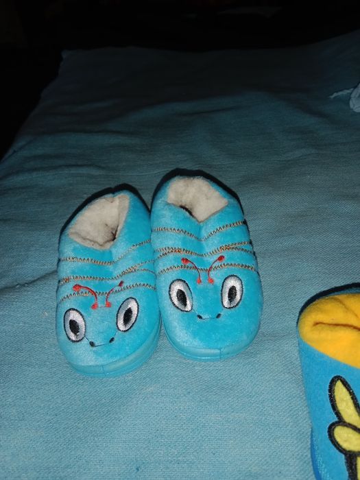 Продам детские вещи и обувь
