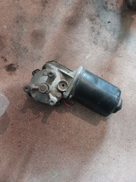 Запчасти на тойота карина е