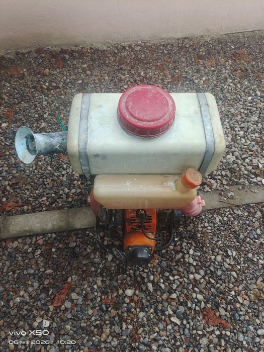 Опрыскиватель бензиновый.