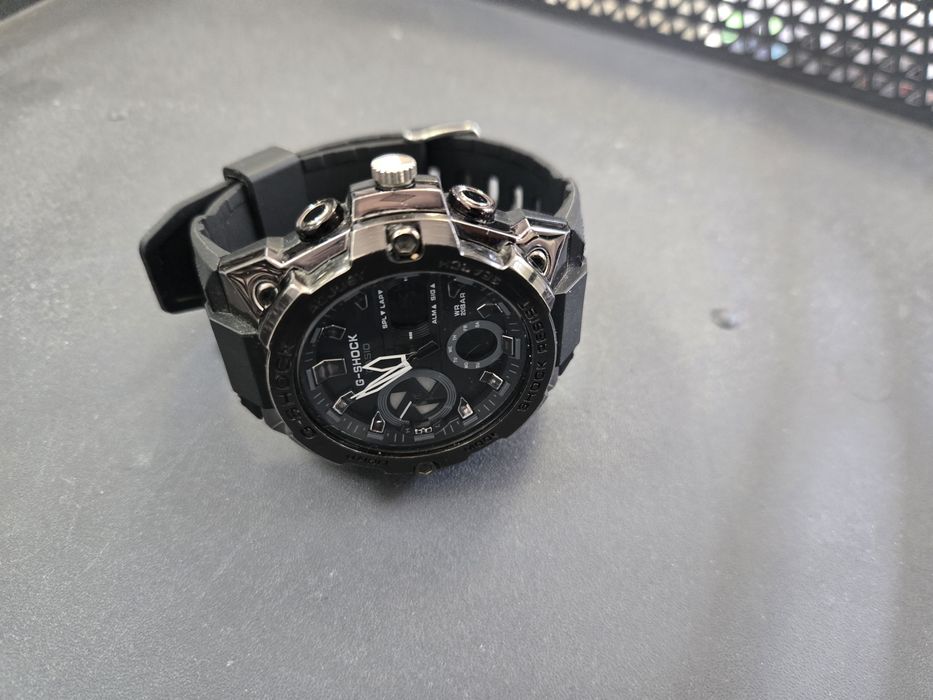 Часовник G Shock