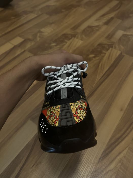 Versace chain reaction king
