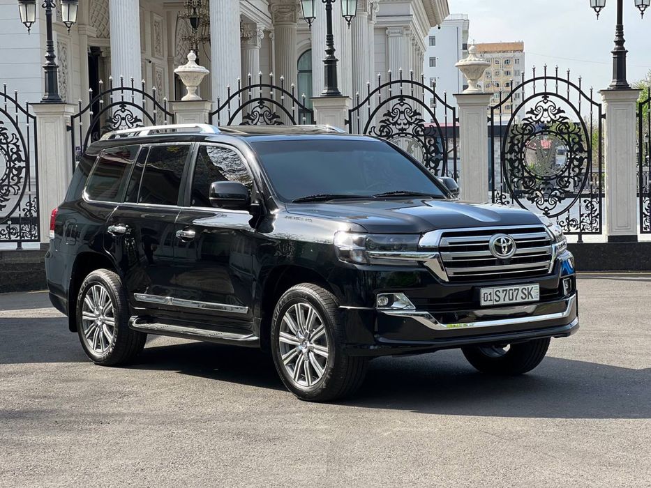 Toyota 200 сотилади