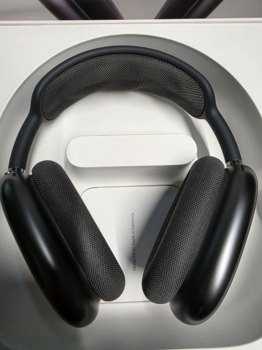 Apple AirPods Max Space Gray – отлични, пълен комплект