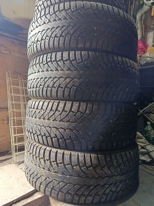 Pirelli 235 60 R18 комплект