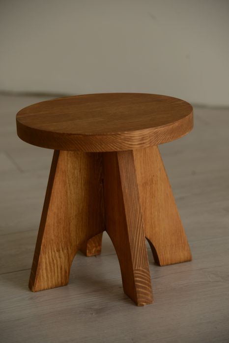 Стульчик маленький табурет