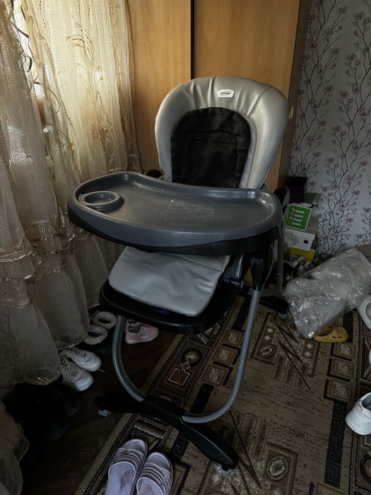 Продам столик для кормления