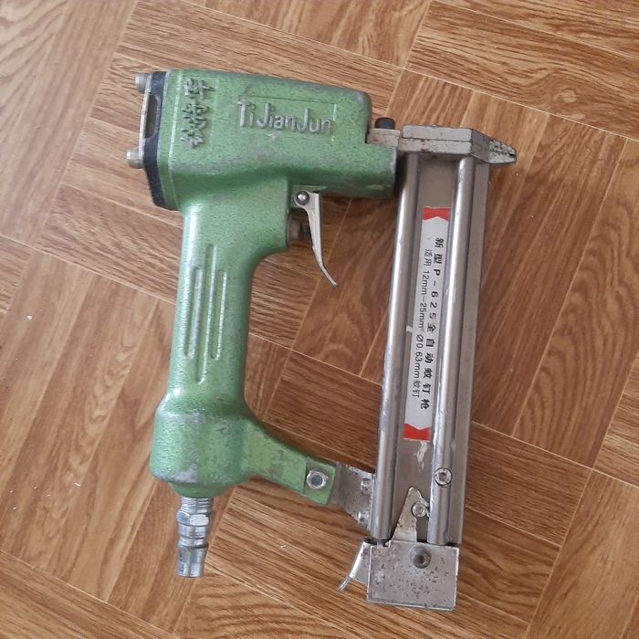 Мебельные пистолеты