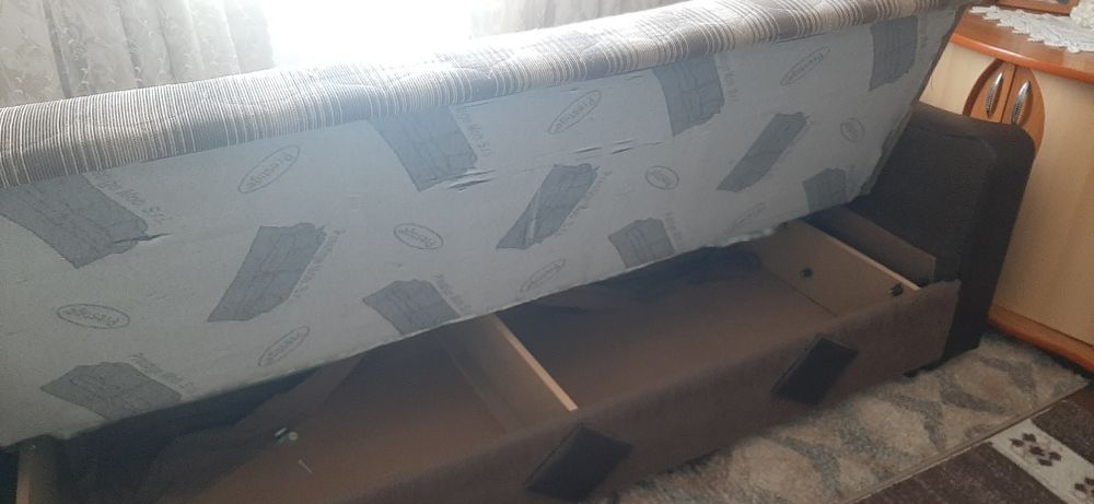 Canapea extensibila maro