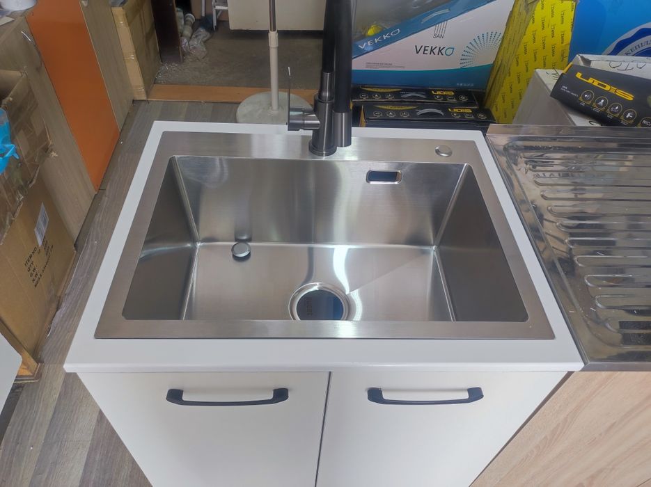Продам тумбы кухонные