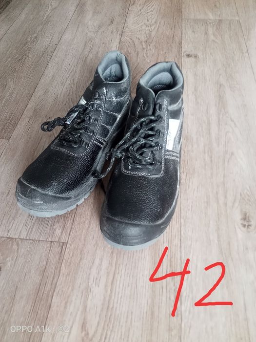 Продаю рабочие ботинки