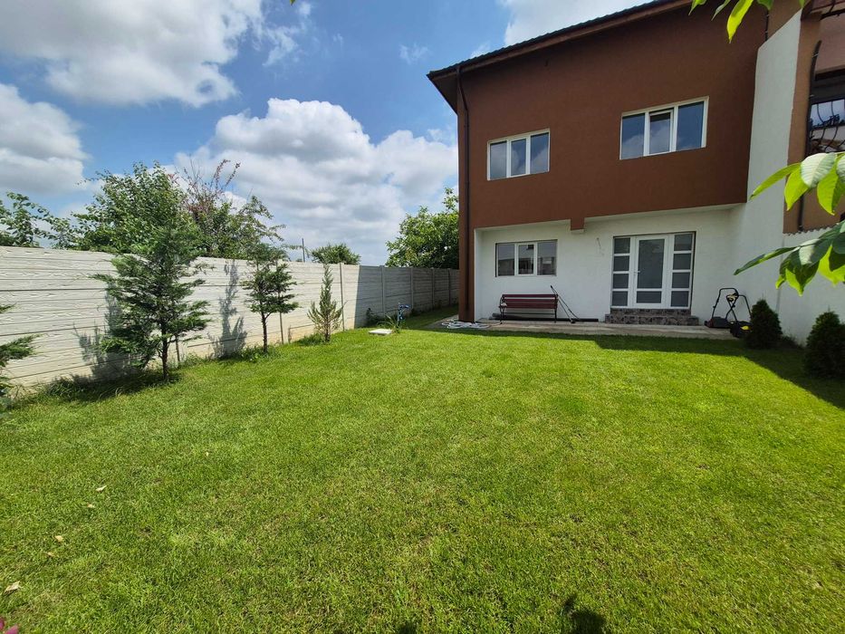 Vanzare vila cu 4 camere,2 bai,mansarda  locuibila 40 mp,curte 240 mp - cash,credit,apartament+diferenta