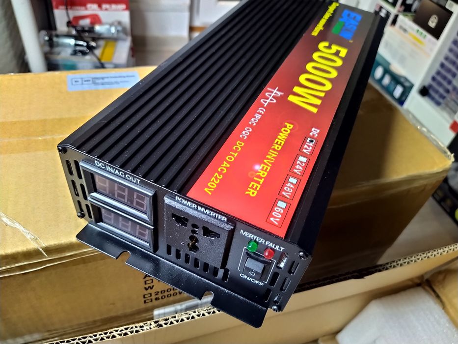Invertor EASUN cu Undă Sinusoidală Pură DC 12V /AC220V Putere 5000W