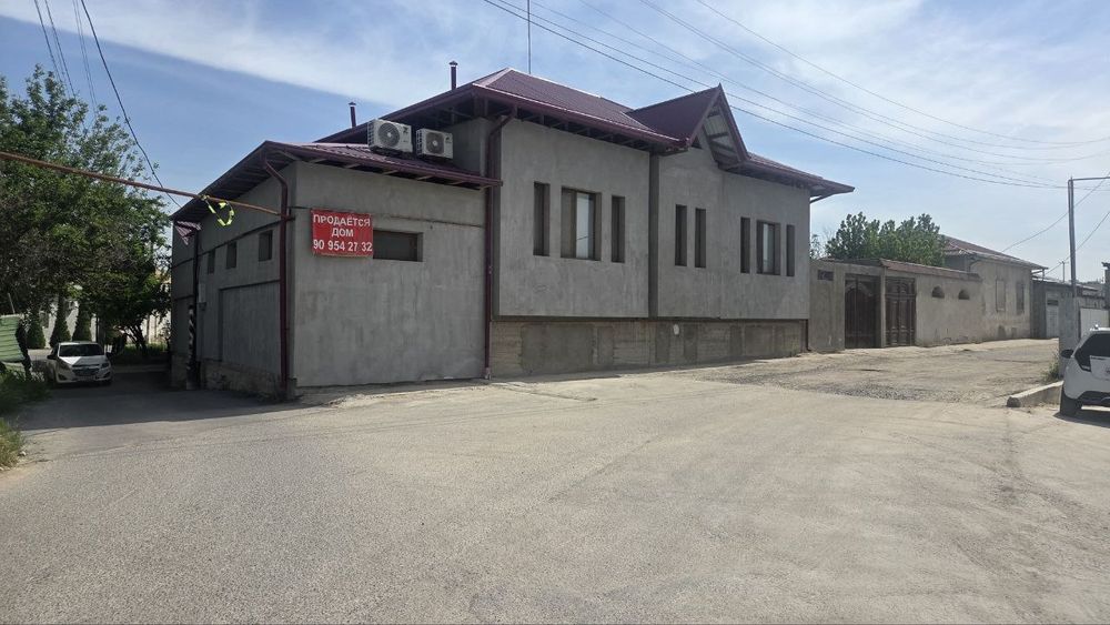 Zangiota Tumani Shakarchila Maxalada hovli sotiladi.