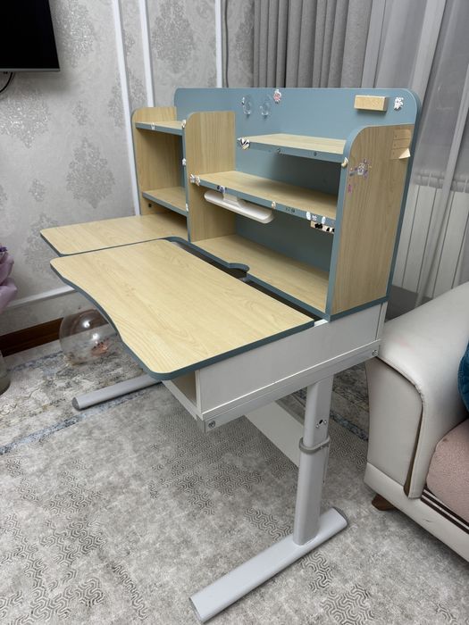 Продам детскую парту
