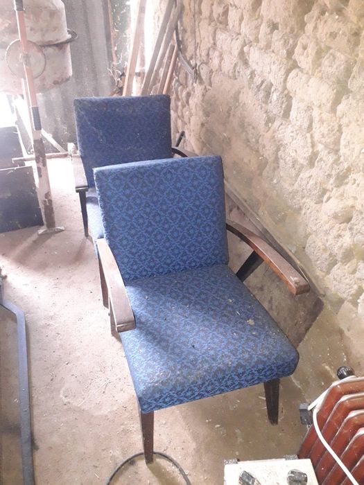 разтегателен диван и два фотьойла