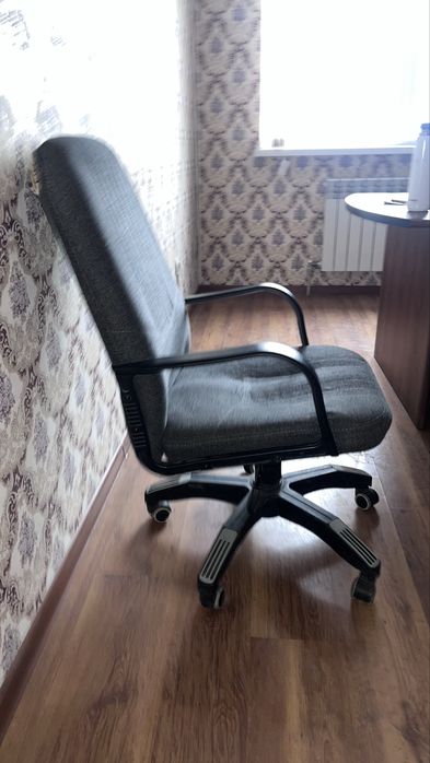 Офисный стол срочно!