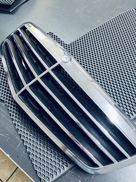 Решетка радиатора Mercedes W212