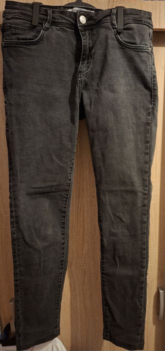 Blugi  pt băiat,varsta 9-10 ani