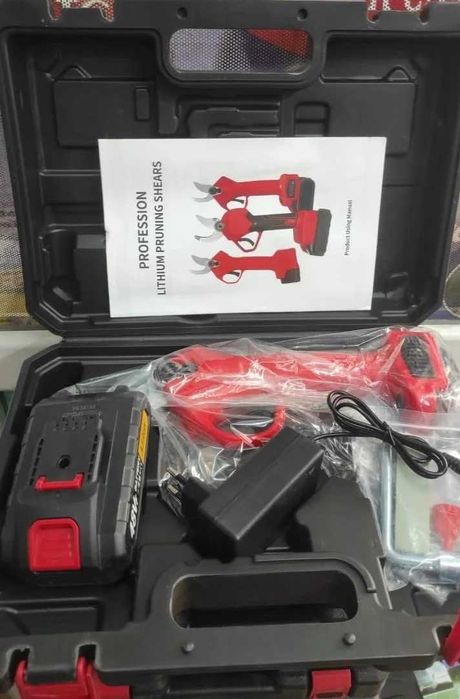 Акумулаторна ножица с 2 батерии