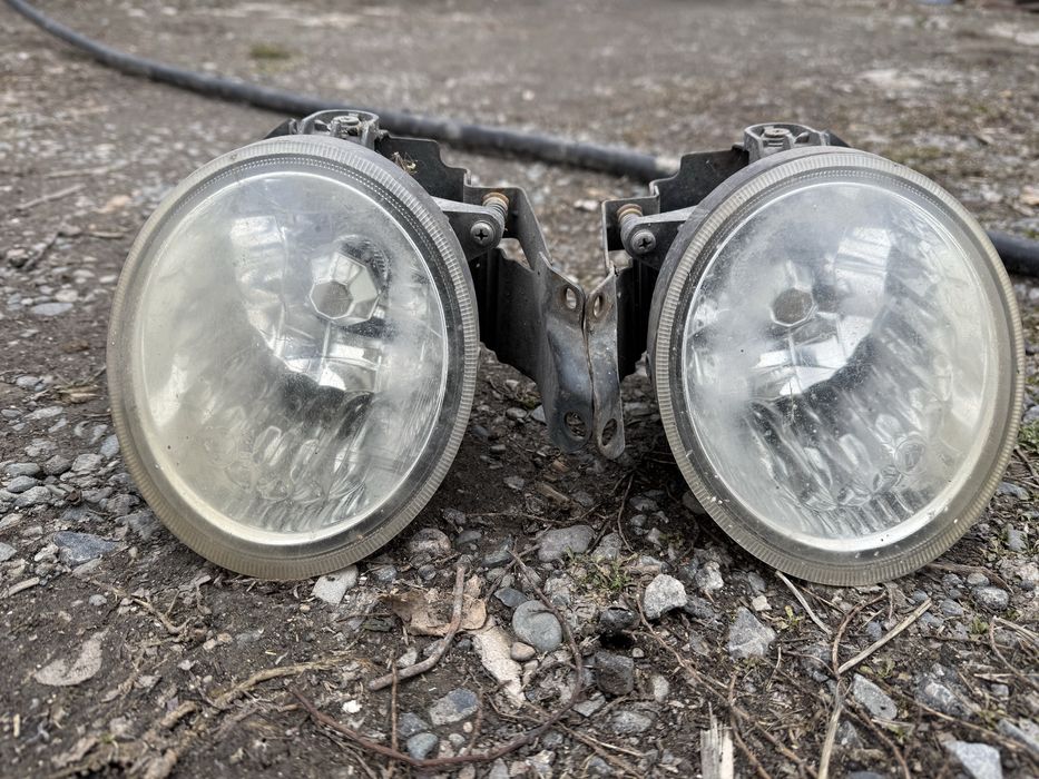 Запчасти Субару форестер левое сторона фар