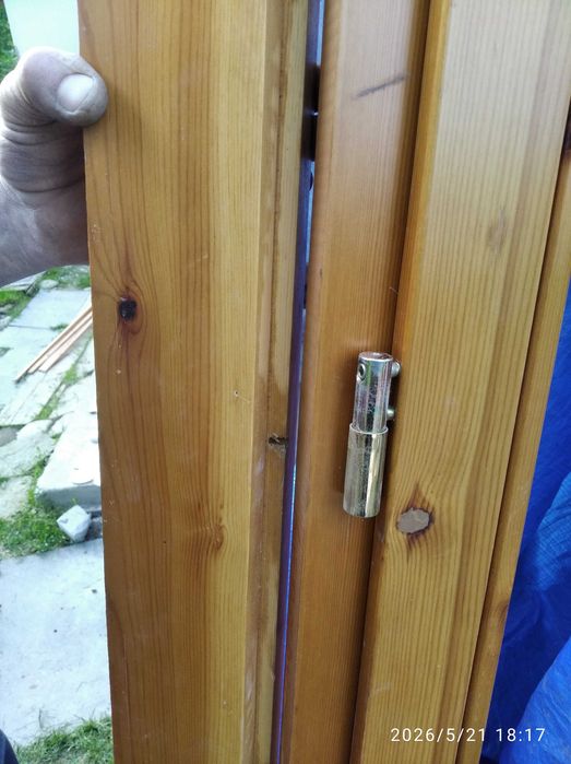Ușa cu toc cu geam termopan