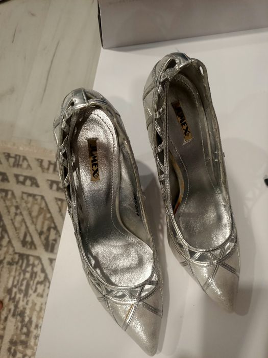 Туфли новые на высоком каблуке