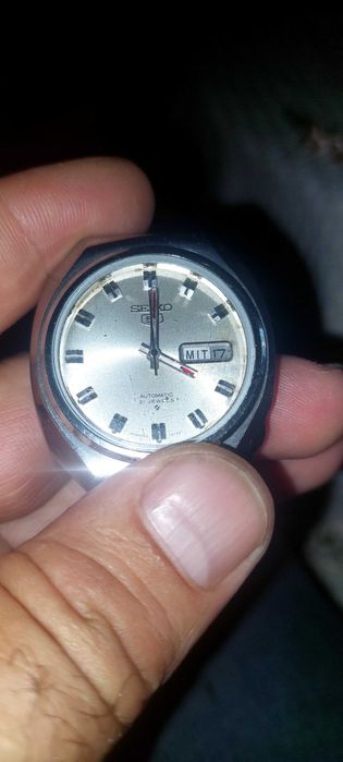 Продавам мъжки часовник Сейко 5