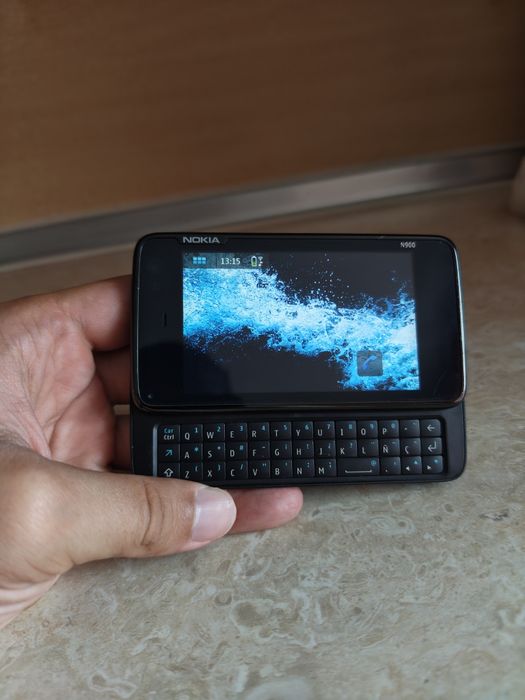 Nokia N900, Maemo, без бартери и пазарлъци