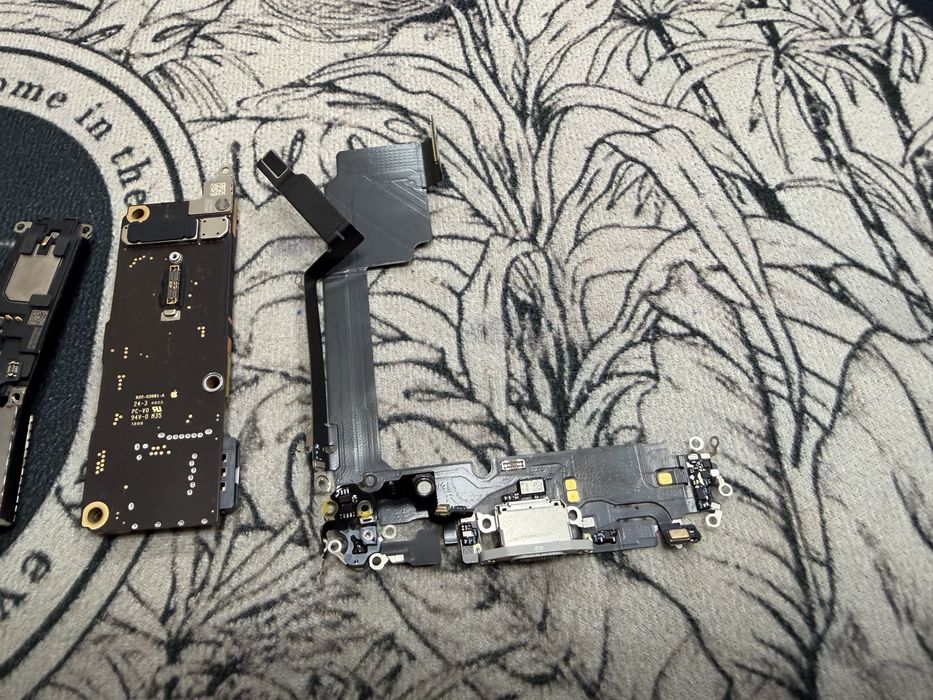 Части за iPhone 15 Pro Max 256gb